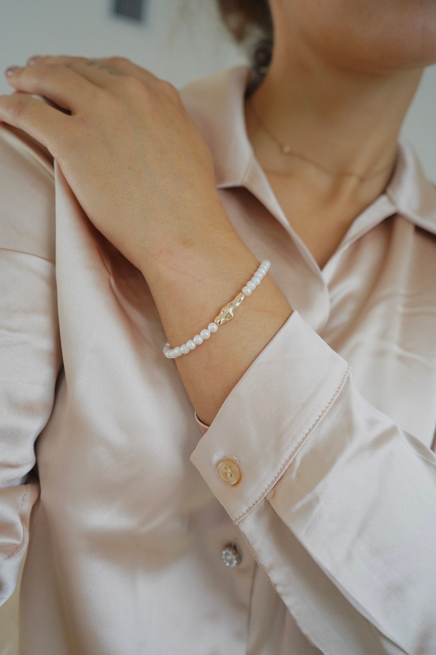 Minimalist Pearl bracelet Tiny 14k Gold pearl bridal bracelet natural pearl bridal bracelet Gift for Her Anniversary Gift Her Birthday Gift