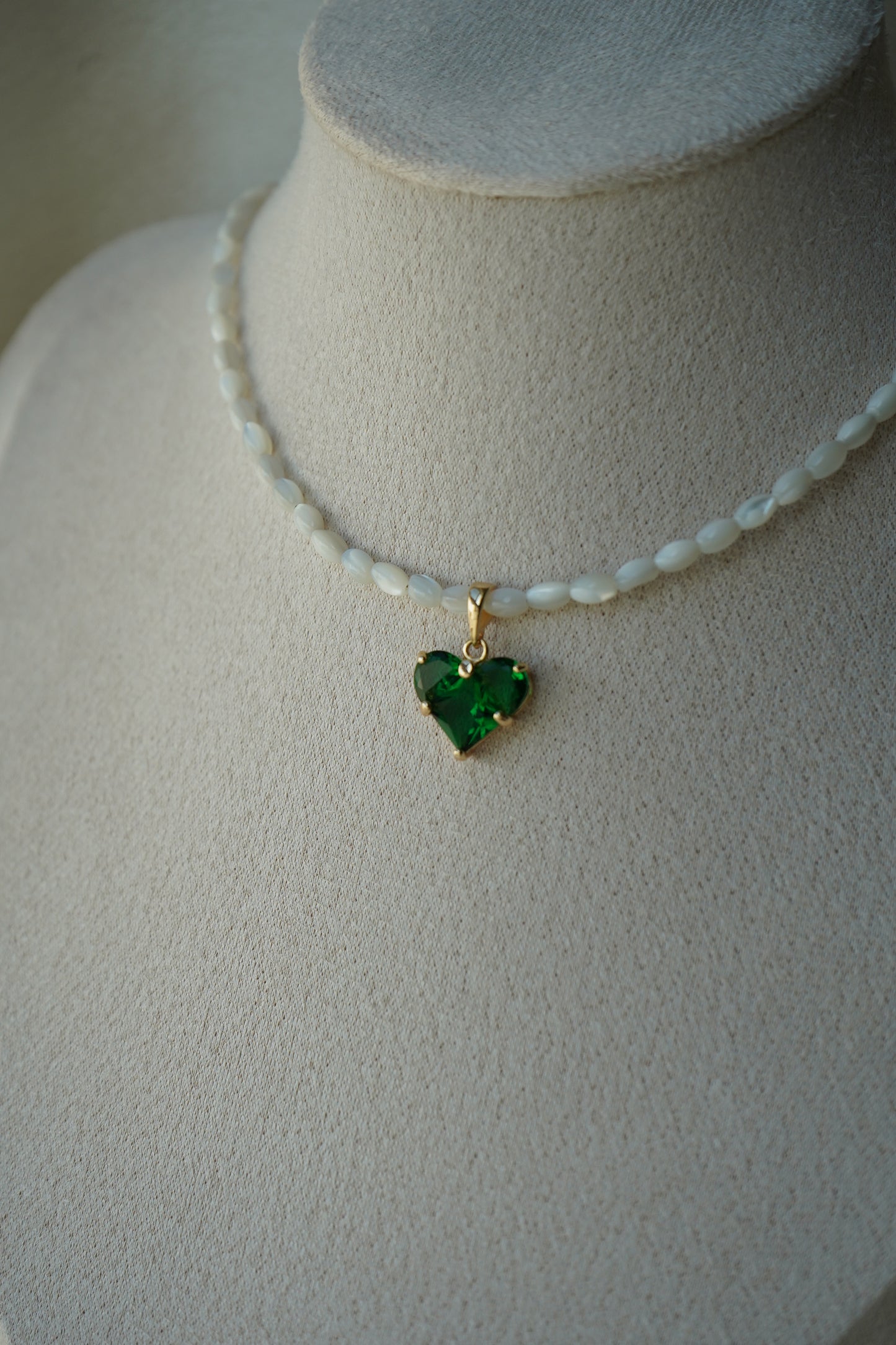 Elegant Mother of Pearl & Emerald Heart Necklace: Minimalist Charm Pendant for Women