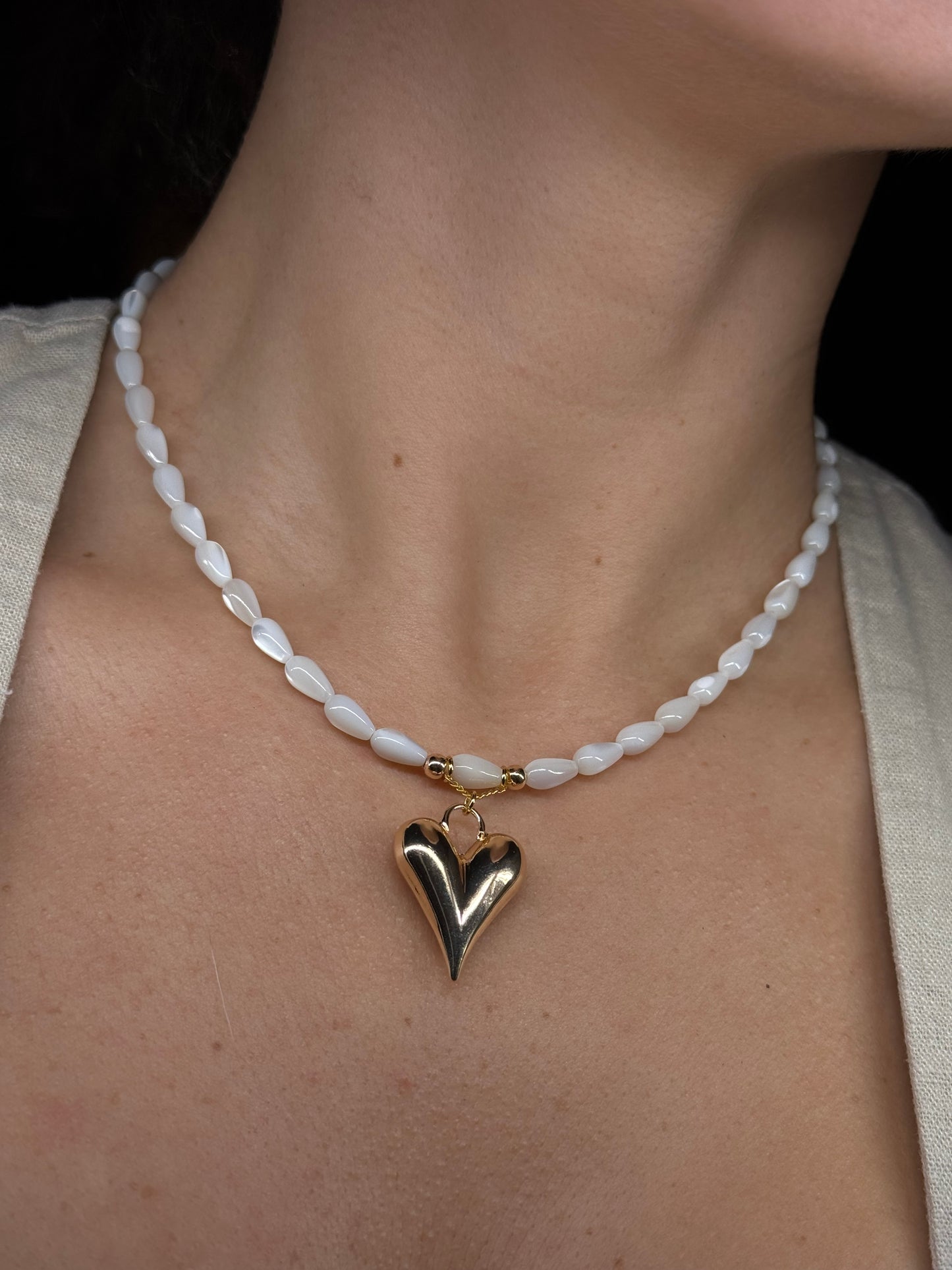 Elegant Heart-Shaped Seashell Pearl Necklace: Handcrafted Beach-Inspired Pendant for Ocean Lovers